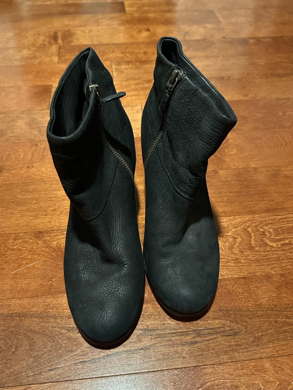 Women's Black Suede Ankle Boots Side Zip Block Heel Almond Toe size 9